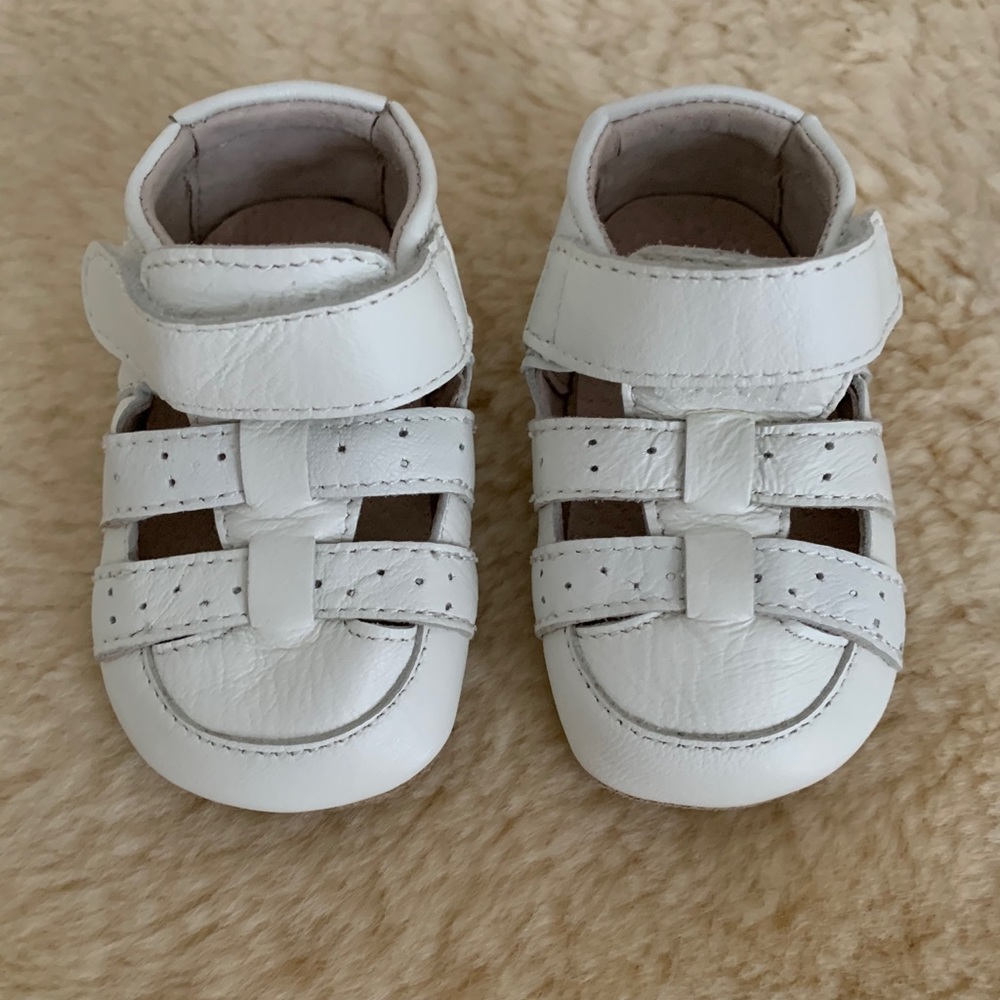 New! Livie & Luca white leather baby shoes! 0-6 MO
